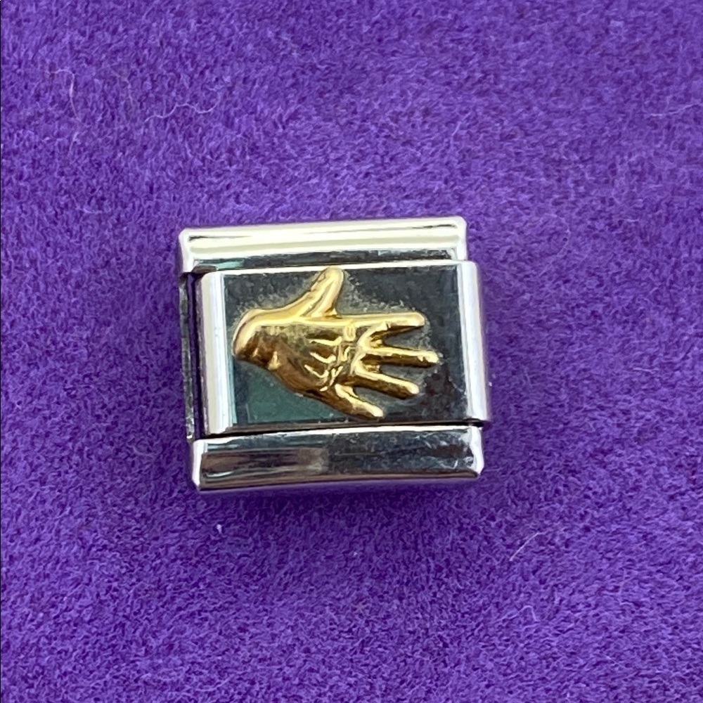 💛 Zoppini Y2K Gold Hand Silver Link Charm